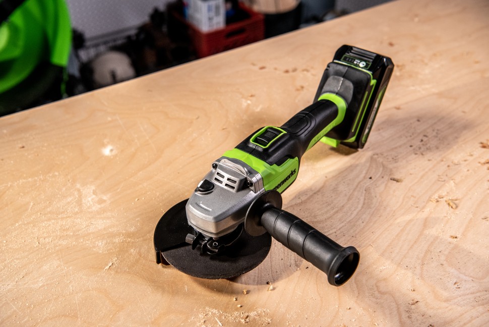 Угловая шлифовальная машина (болгарка) Greenworks GD24AG, 24v, 125 мм, без АКБ и ЗУ (аккумуляторная)