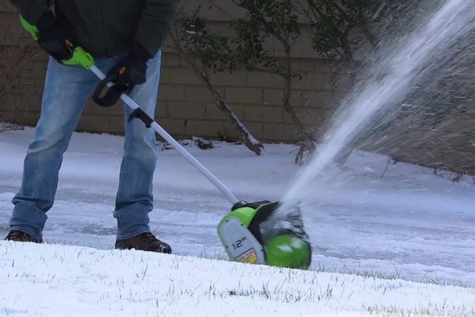 Снегоуборочная лопата Greenworks GD40SS30, 40v, 30 см, 1.2 кВт, 1.6 л.с, без АКБ и ЗУ (аккумуляторная)