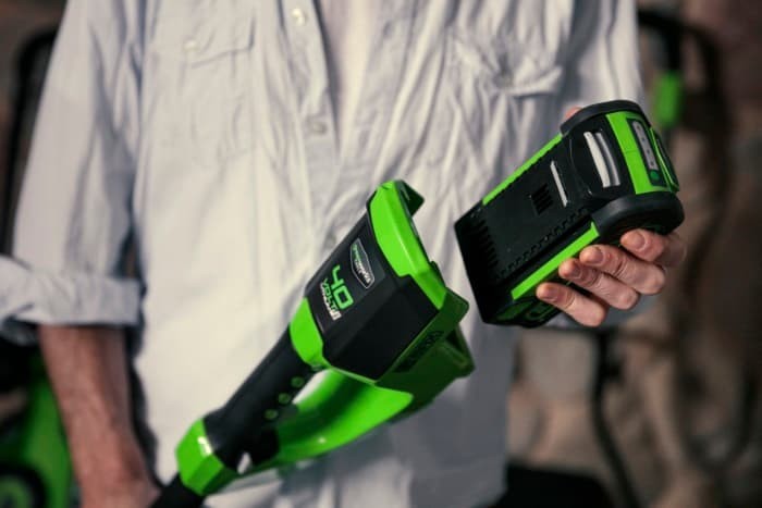 Триммер Greenworks G40LT30, 40v, 30 см, без АКБ и ЗУ (аккумуляторный)