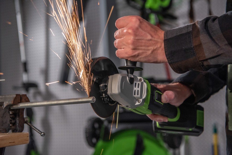 Угловая шлифовальная машина (болгарка) Greenworks GD24AG, 24v, 125 мм, без АКБ и ЗУ (аккумуляторная)