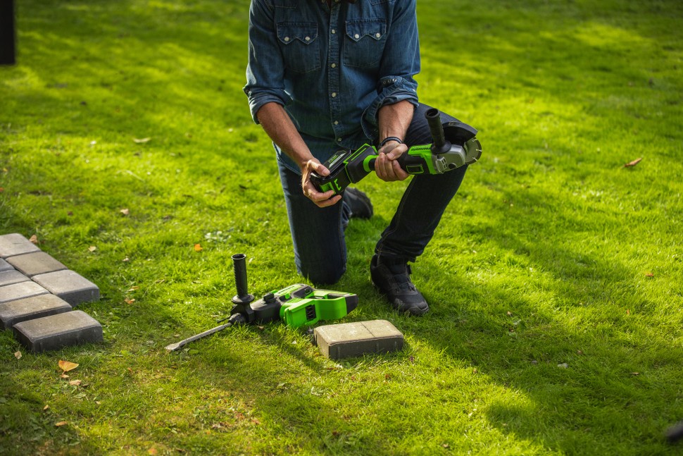 Угловая шлифовальная машина (болгарка) Greenworks GD24AG, 24v, 125 мм, без АКБ и ЗУ (аккумуляторная)